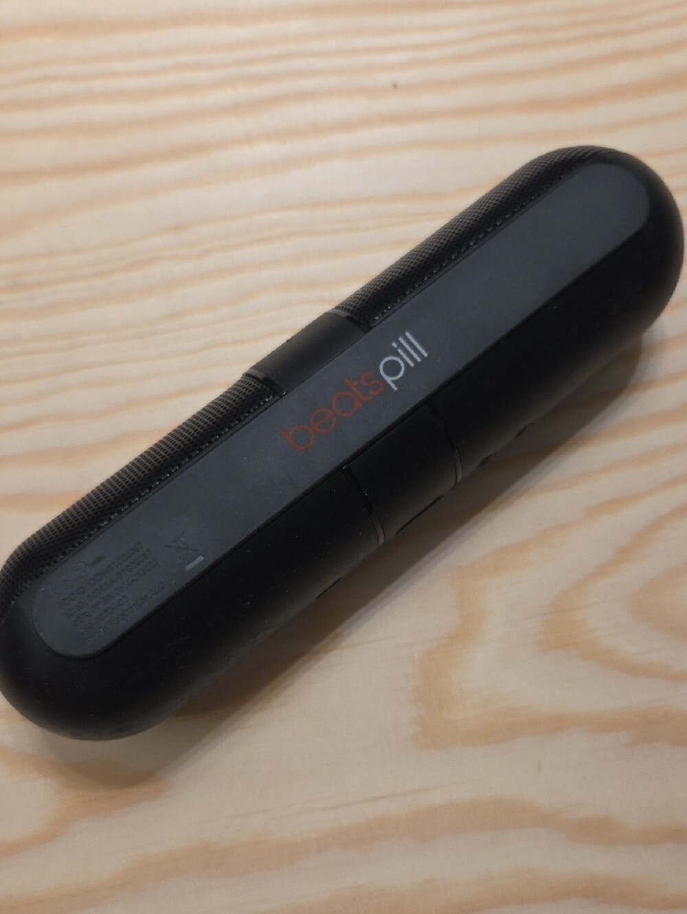 Beats by Dre - Beats Pill - Portable Bluetooth Speaker (1st Gen) - Picture 3 of 8
